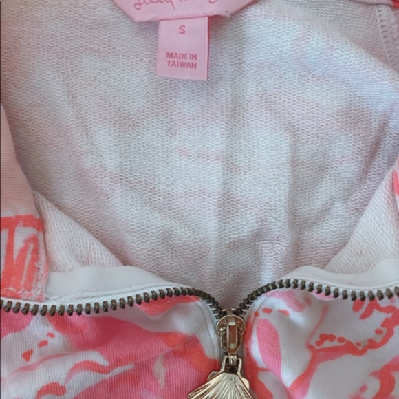 Lily Pulitzer pullover, great condition size small - Picture 2 of 2